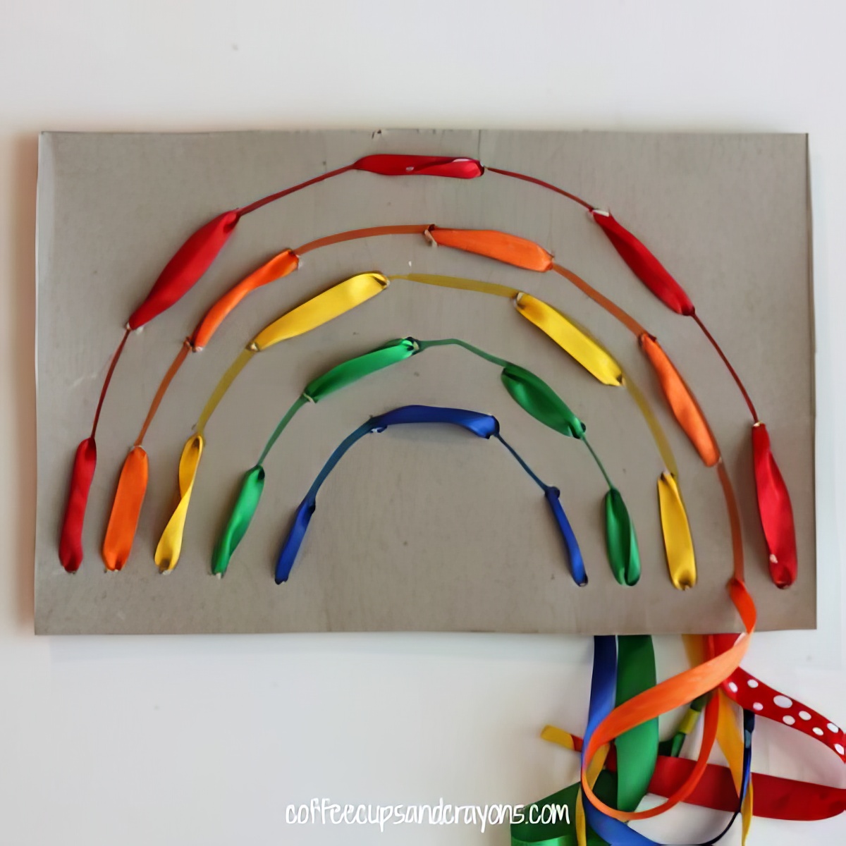 Rainbow-Lacing-Busy-Bag-A-colorful-way-to-develop-fine-motor-skills.-