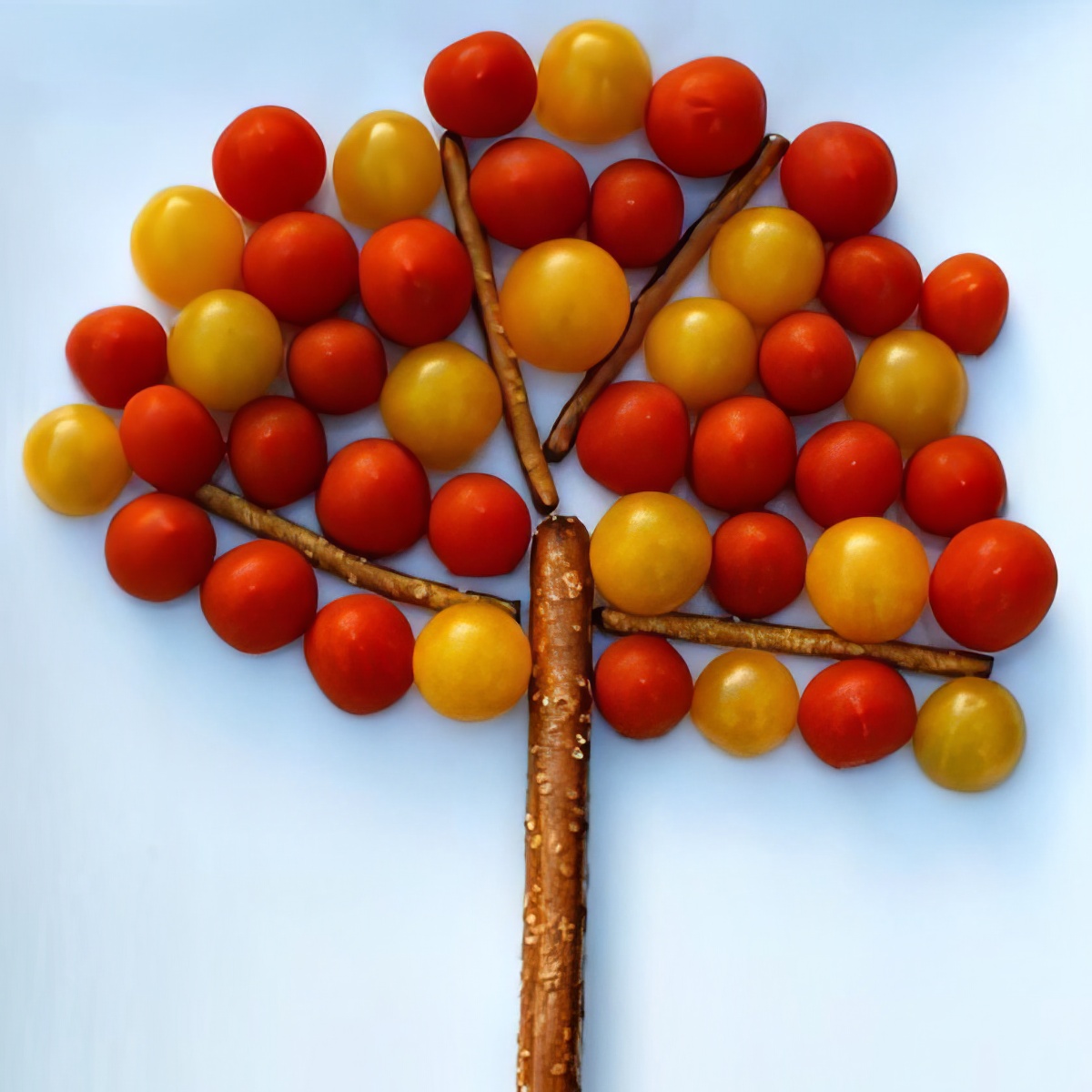 Have an afternoon delight with these super easy and yummy fall tree snack with your kids!