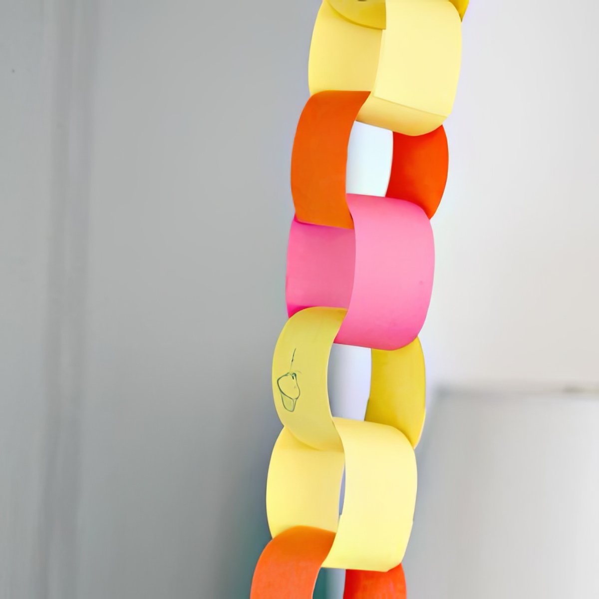 paper chain for learning how to count for preschoolers