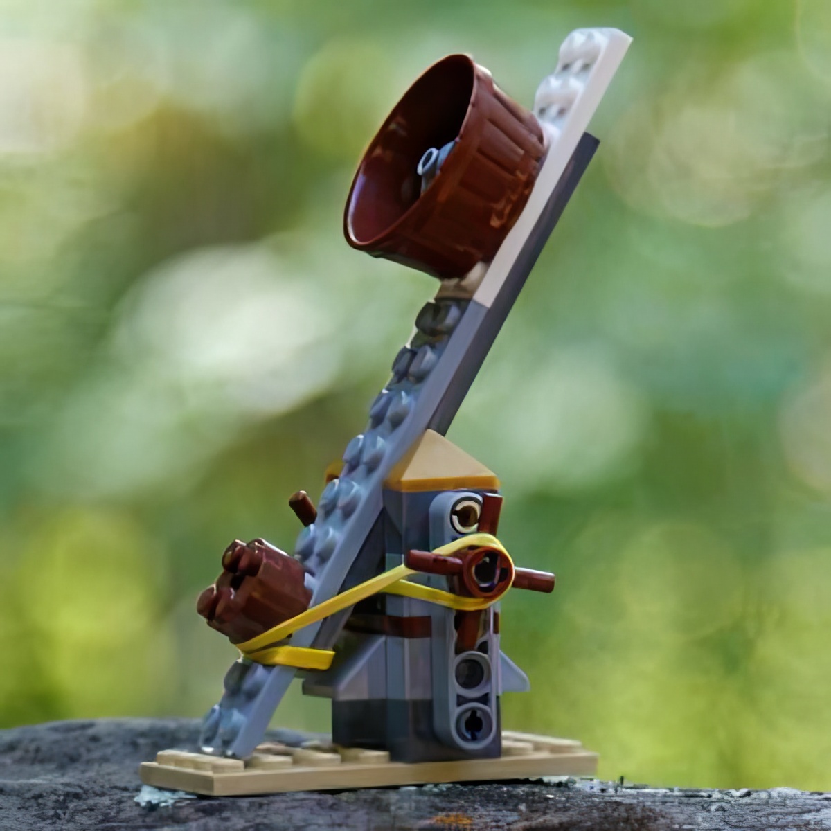 lego-catapult, creative LEGO catapult, castle LEGO catapult