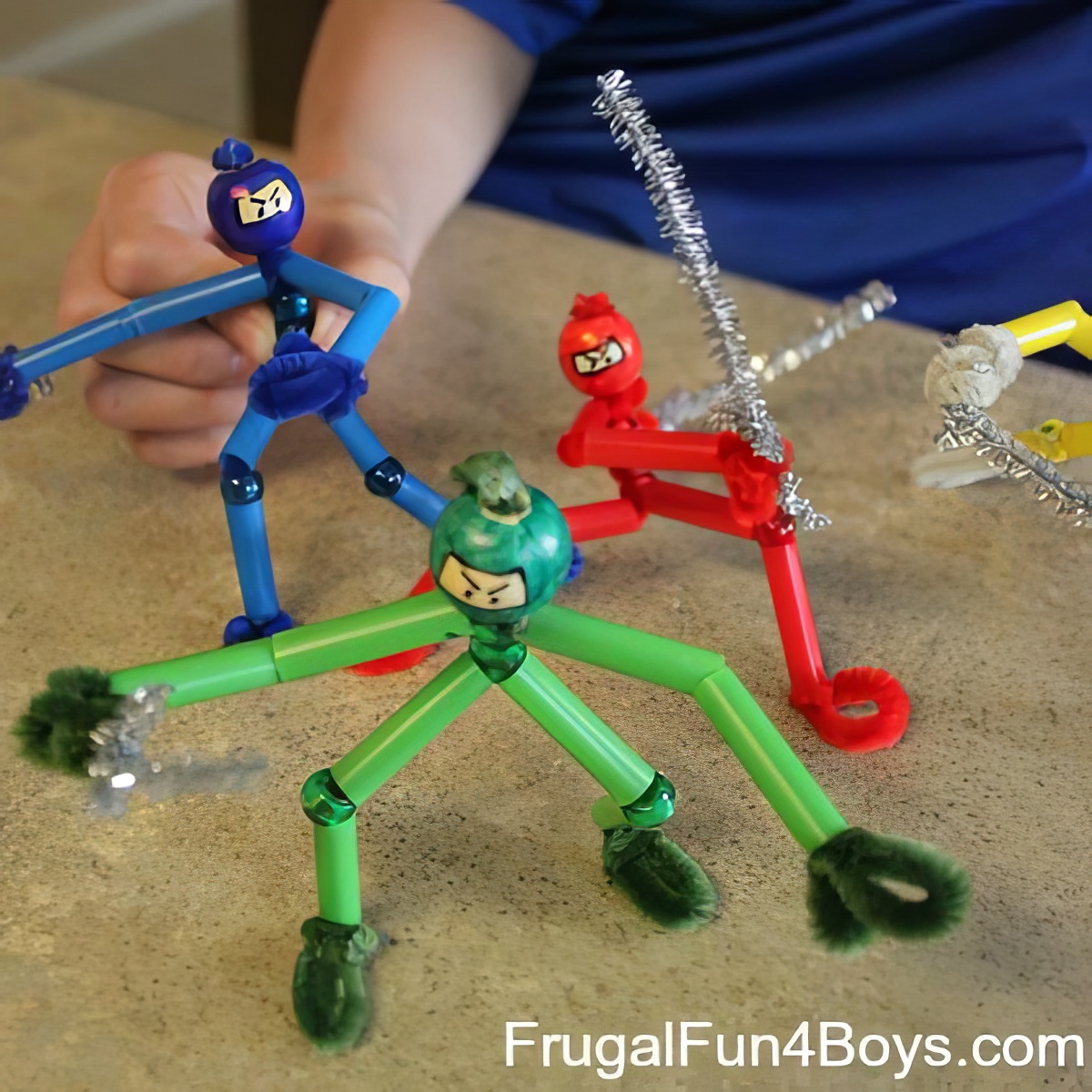 diy ninjas with pipe cleaners
