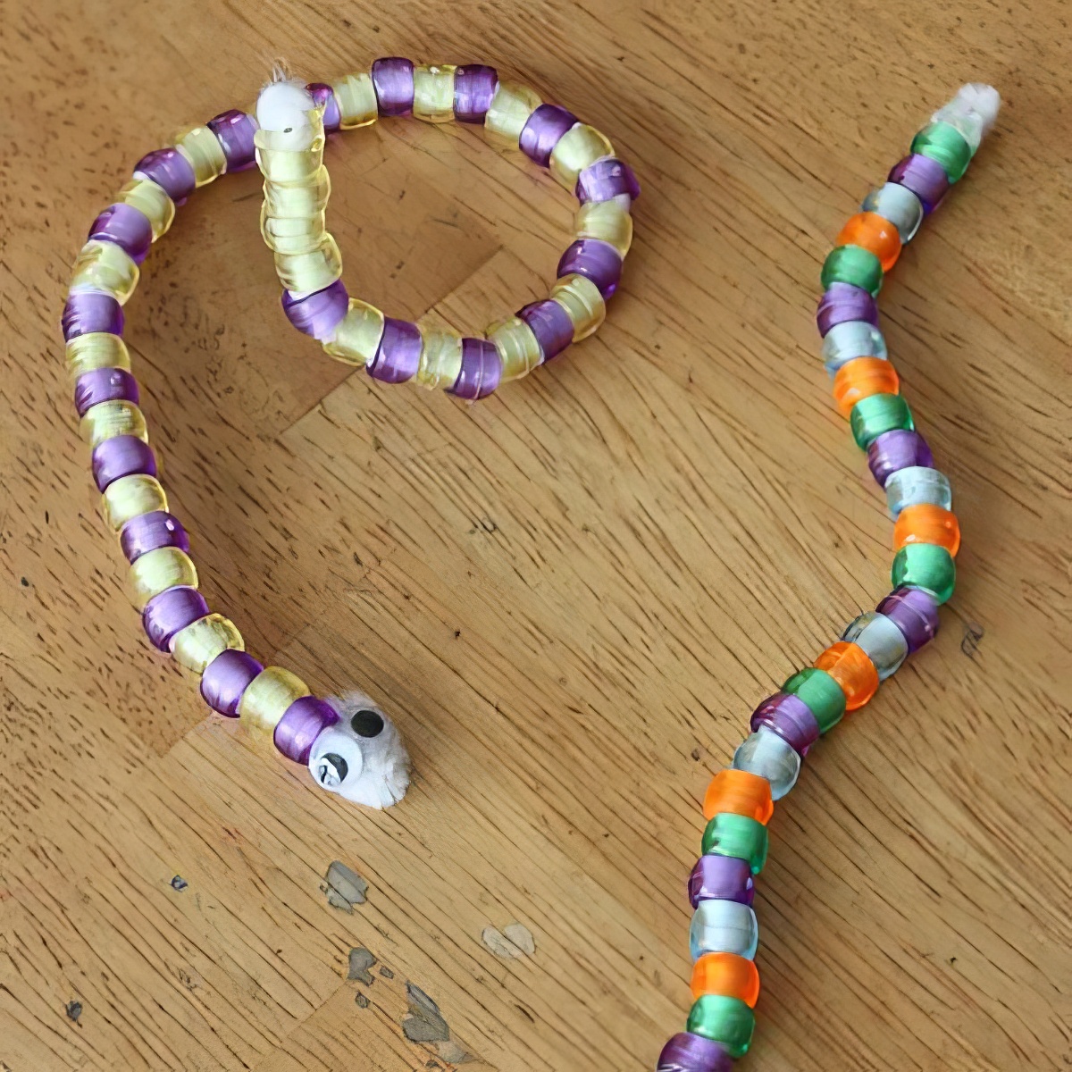 snake craft using diy pipe cleaners and beads