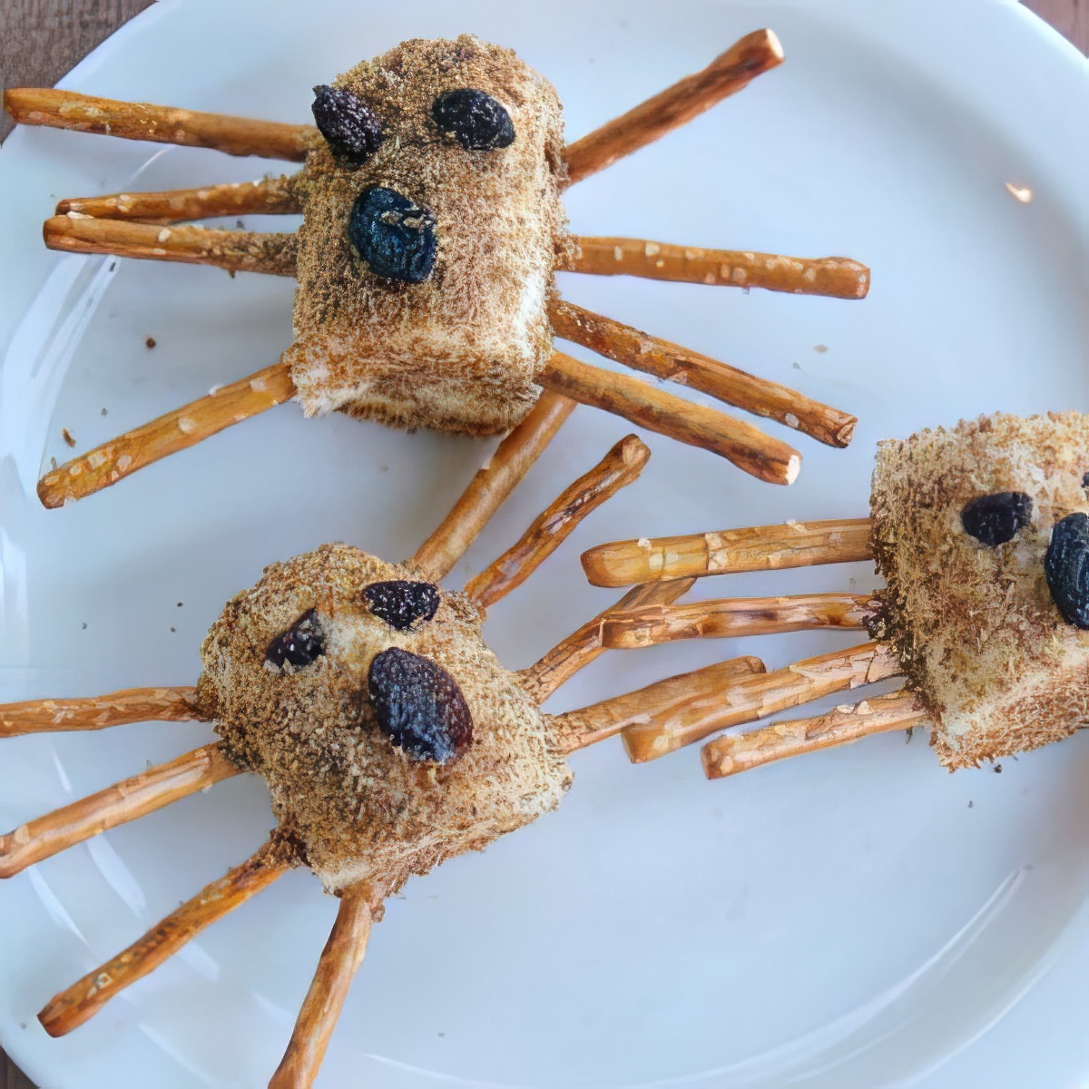 marshmallow and pretzel spider snacks lunchbox treats for kids