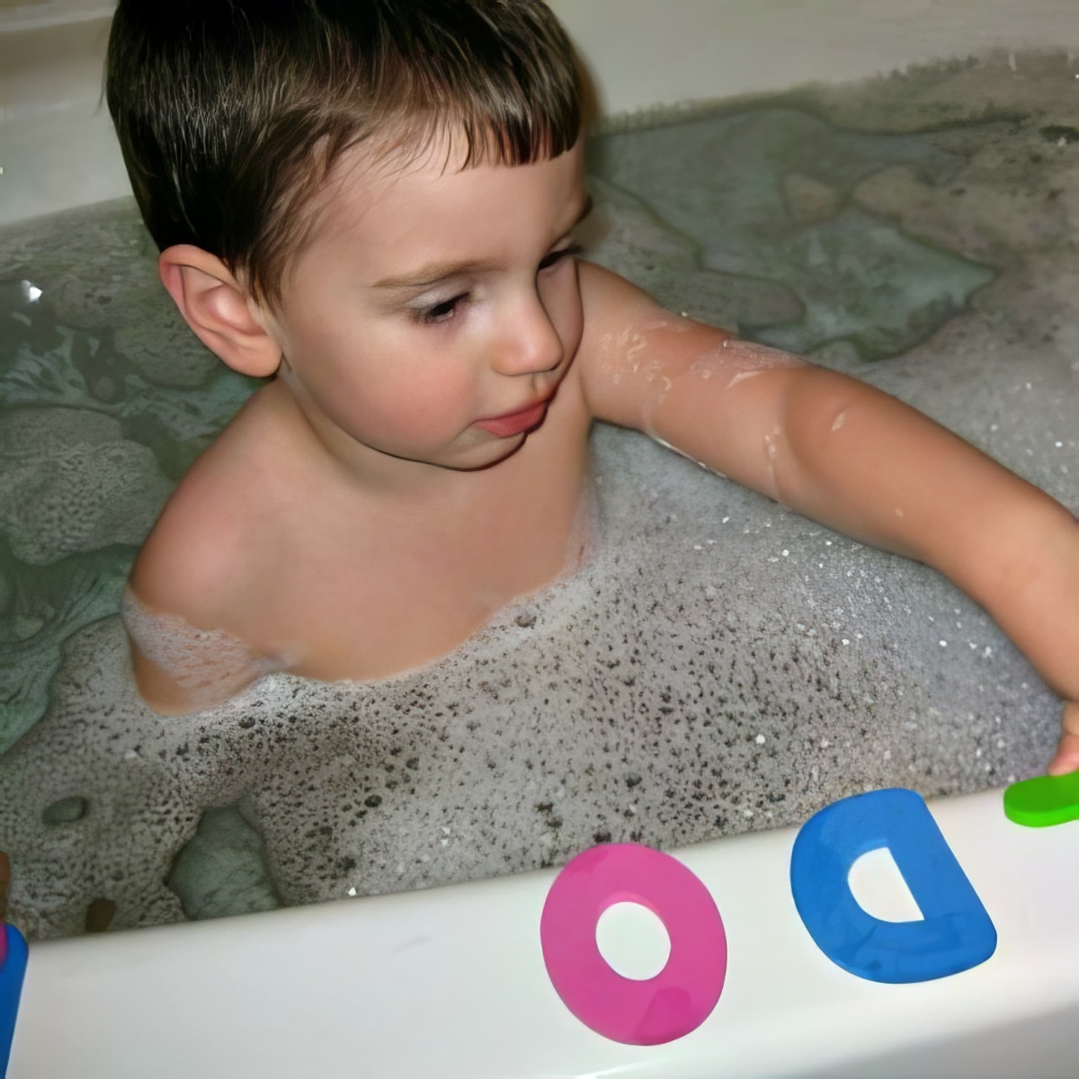 boy-in-bath-with-letters, Phonics Games and Activities for toddlers, phonics activities for your kids