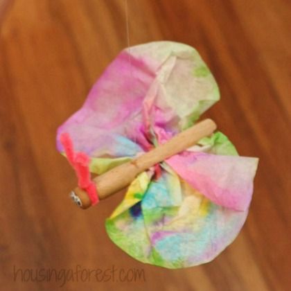 Make this tissue paper Tie-Dye-Butterfly with the kids today!