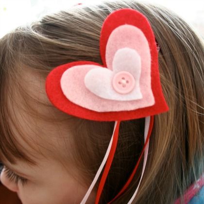 streamer heart clip, 15 valentines day hair bow crafts, bow projects, easy bow clips, clips for girls