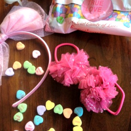 sweethearts hair bow, 15 valentines day hair bow crafts, bow projects, easy bow clips, clips for girls