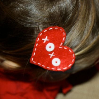 vday hair clip, 15 valentines day hair bow crafts, bow projects, easy bow clips, clips for girls