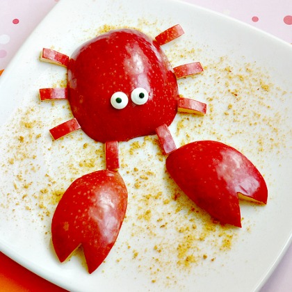 APPLE CRAB, 25 super silly snack ideas, snack ideas for kids, kids snacks, healthy food, creative snack ideas, cute snacks