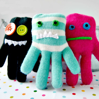 GLOVE MONSTERS, Super Fun and Easy-To-Make Toys for Kids