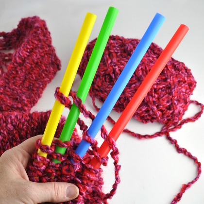 KNITTING WITH STRAWS, Super Easy Yarn Crafts For Kids