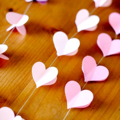 strung hearts, Lovely Valentine's Day Garland Ideas