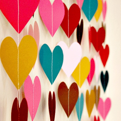 wall of hearts, Lovely Valentine's Day Garland Ideas