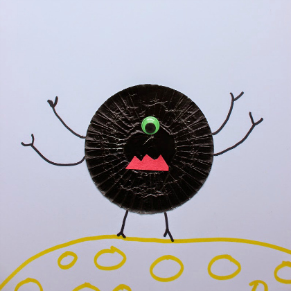 alienEasy DIY Alien made from Cupcake Liners-craft-play-ideas-for kids-of-all-ages