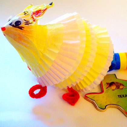 armadillo-angel-Cupcake Liners-craft-play-ideas-for kids-of-all-ages-easy-diy