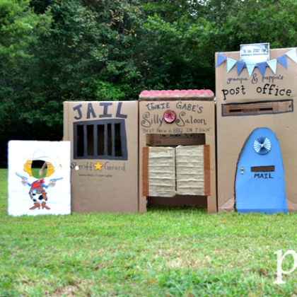 cardboard box town, Cardboard Forts, Cardboard projects, ways to play with cardboards, crafts for big kids, cardboard boxes crafts