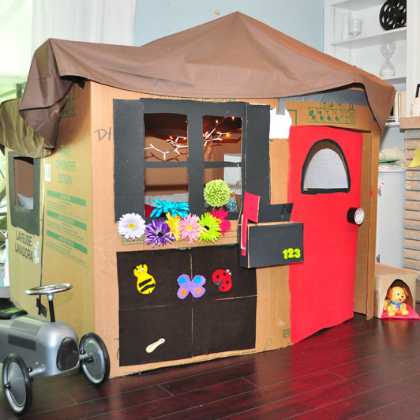 decked out indoor fort, Cardboard Forts, Cardboard projects, ways to play with cardboards, crafts for big kids, cardboard boxes crafts