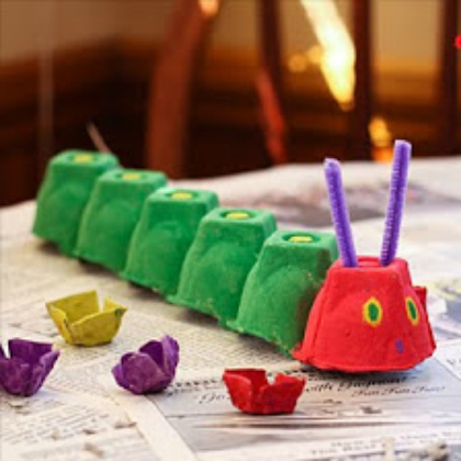 Egg Carton Caterpillar Craft for preschoolers!