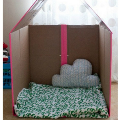 fold away fort, Cardboard Forts, Cardboard projects, ways to play with cardboards, crafts for big kids, cardboard boxes crafts
