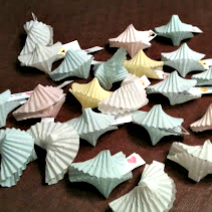 fortune cookies-Cupcake Liners-craft-play-ideas-for kids-of-all-ages-easy-diy