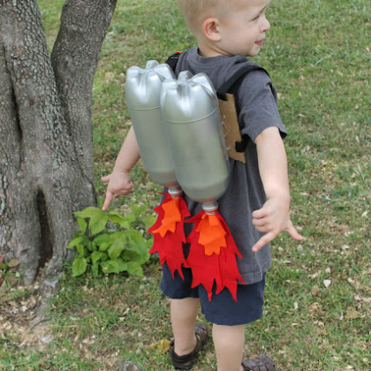 Create this soda bottle jet pack for that little astronaut of yours!