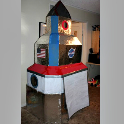 rocket fort, Cardboard Forts, Cardboard projects, ways to play with cardboards, crafts for big kids, cardboard boxes crafts