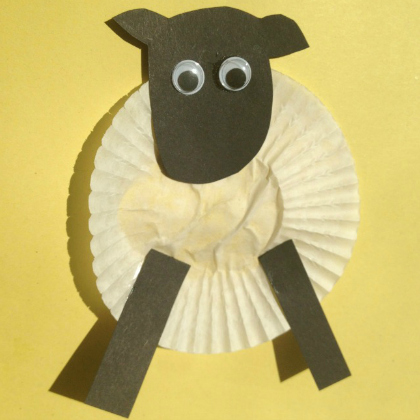 sheep-Cupcake Liners-craft-play-ideas-for kids-of-all-ages-easy-diy