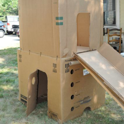 two story outdoor fort, Cardboard Forts, Cardboard projects, ways to play with cardboards, crafts for big kids, cardboard boxes crafts