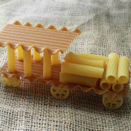 pasta train-for-preschoolers-party-ideas-diy-easy-and-crafty