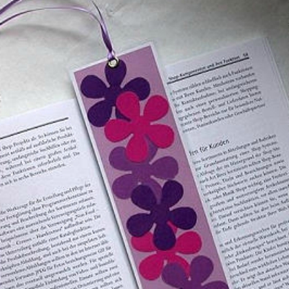 Colorful flower bookmarks with your kids today!