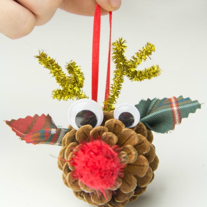 reindeer pinecone for preschoolers!