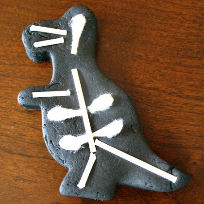 dinosaur skeleton craft. day of the dead crafts for kids