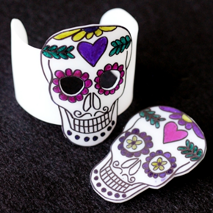 los muertos jewelry. day of the dead jewelry and craft for kids.