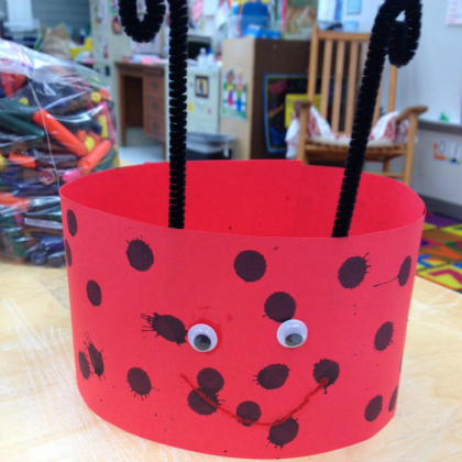 lady bug hat, red crafts for toddlers, crafts for toddlers, red crafts, activities using red color, preschool activities, activities for preschoolers