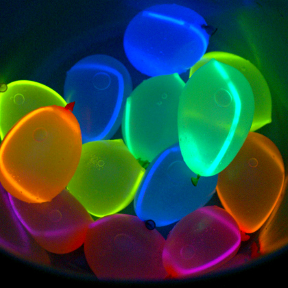 glow in the dark water balloons as a night time craft for kids