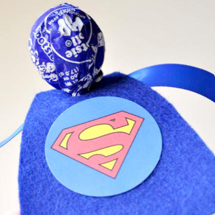 super sucker-for-super-hero-themed-party-kids-teens-and-adults- diy-craft-