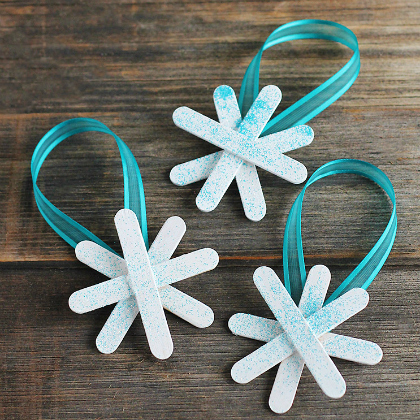 frozen inspired snowflakes, Snowflake Crafts, winter crafts, snow activities. snowflake projects, winter activities for kids. Christmas crafts, Christmas projects