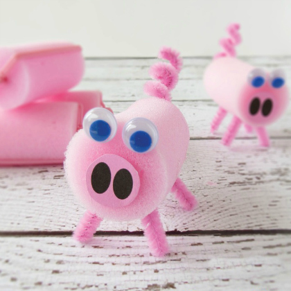 sponge roller pig. Sponge Roller Piggy Project. 2 Little Pigs. Pink Pigs