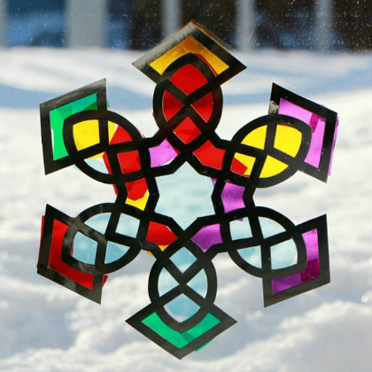 suncatcher snowflake, Snowflake Crafts, winter crafts, snow activities. snowflake projects, winter activities for kids. Christmas crafts, Christmas projects