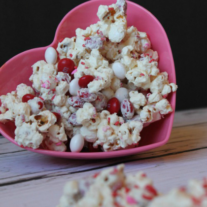 peppermint popcorn, Popcorn Recipes, Yumtastic Popcorn Recipes For Kids, Popcorns, how to cook popcorn, cute popcorn recipe, food for kids, kid's snacks, snack ideas for kids