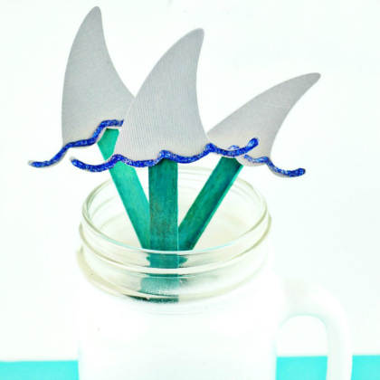 bookmarks, Shark Crafts, scary-fun shark crafts for kids, animal crafts, fish crafts for kids