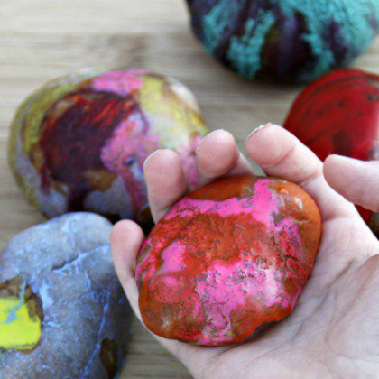 melted crayon rocks, Rock Crafts, rock art projects, things to do with rocks, rock crafts for kids, stone crafts, stone projects, stone projects for kids