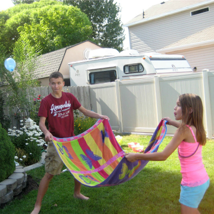 balloon catch, Wet and Wild Summer Activities for Kids 