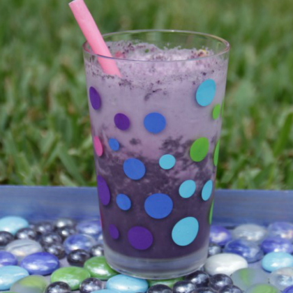 kale and blueberry smoothie, yummy in the tummy smoothies for kids, smoothies, refreshing drinks for kids, yummy drinks, smoothies for kids, smoothie recipes