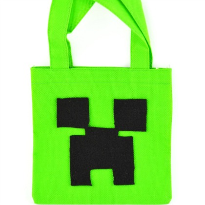 minecraft treat bag, 25 Groovy Green Crafts For Preschoolers, green crafts, crafts for preschoolers, easy diy crafts, green projects, project ideas for preschoolers, earth day ideas, green colored crafts