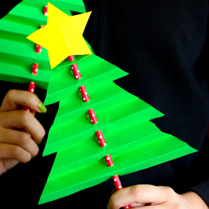 accordion Christmas tree, Christmas tree, Christmas tree crafts for kids, Christmas tree ideas, simple Christmas tree ideas, winter activities, winter crafts, how to make simple Christmas tree