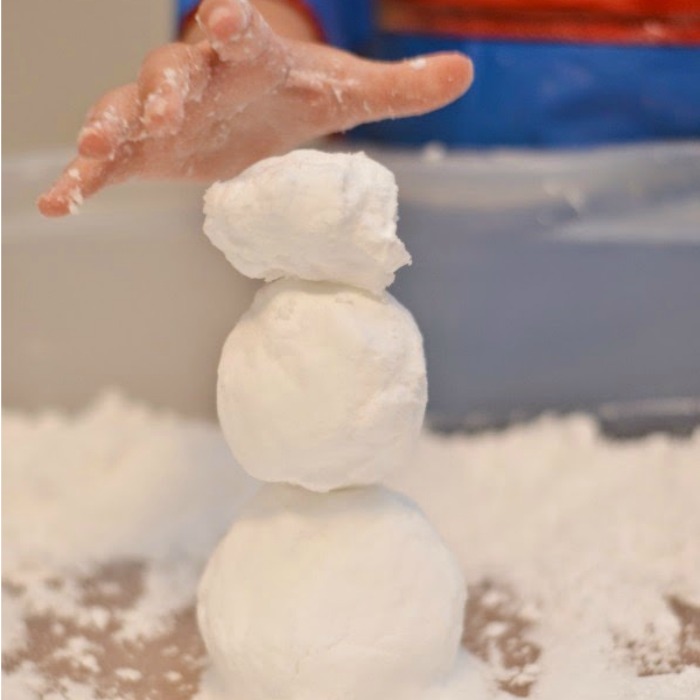 foaming snow, winter crafts, snow activities. snowflake projects, winter activities for kids. Christmas crafts, Christmas projects