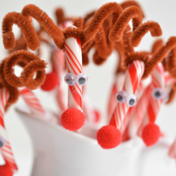 Peppermint reindeers, peppermint candy, crafts with peppermint, peppermint treats, peppermint projects for kids, Christmas candy, Christmas projects, edible crafts, winter projects, winter peppermint