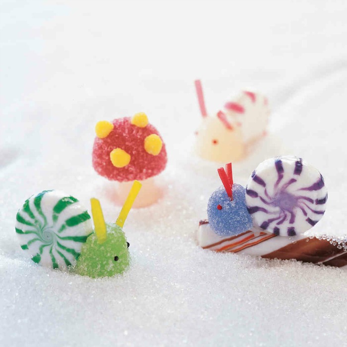 peppermint snails, peppermint candy, crafts with peppermint, peppermint treats, peppermint projects for kids, Christmas candy, Christmas projects, edible crafts, winter projects, winter peppermint