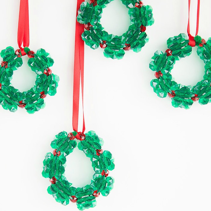 sparkly beaded wreath, Cool Winter Wreath Crafts For Kids